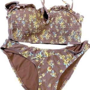 Junior’s two-piece bathing suit